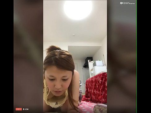 Uncle reccomend girl showing periscope