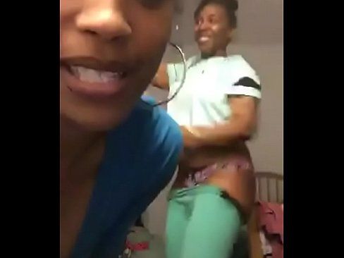 Watch Big Ass White Girl Twerks On Periscope 2! Snapchat - Paisleycee  Online For Free | Dank Wank