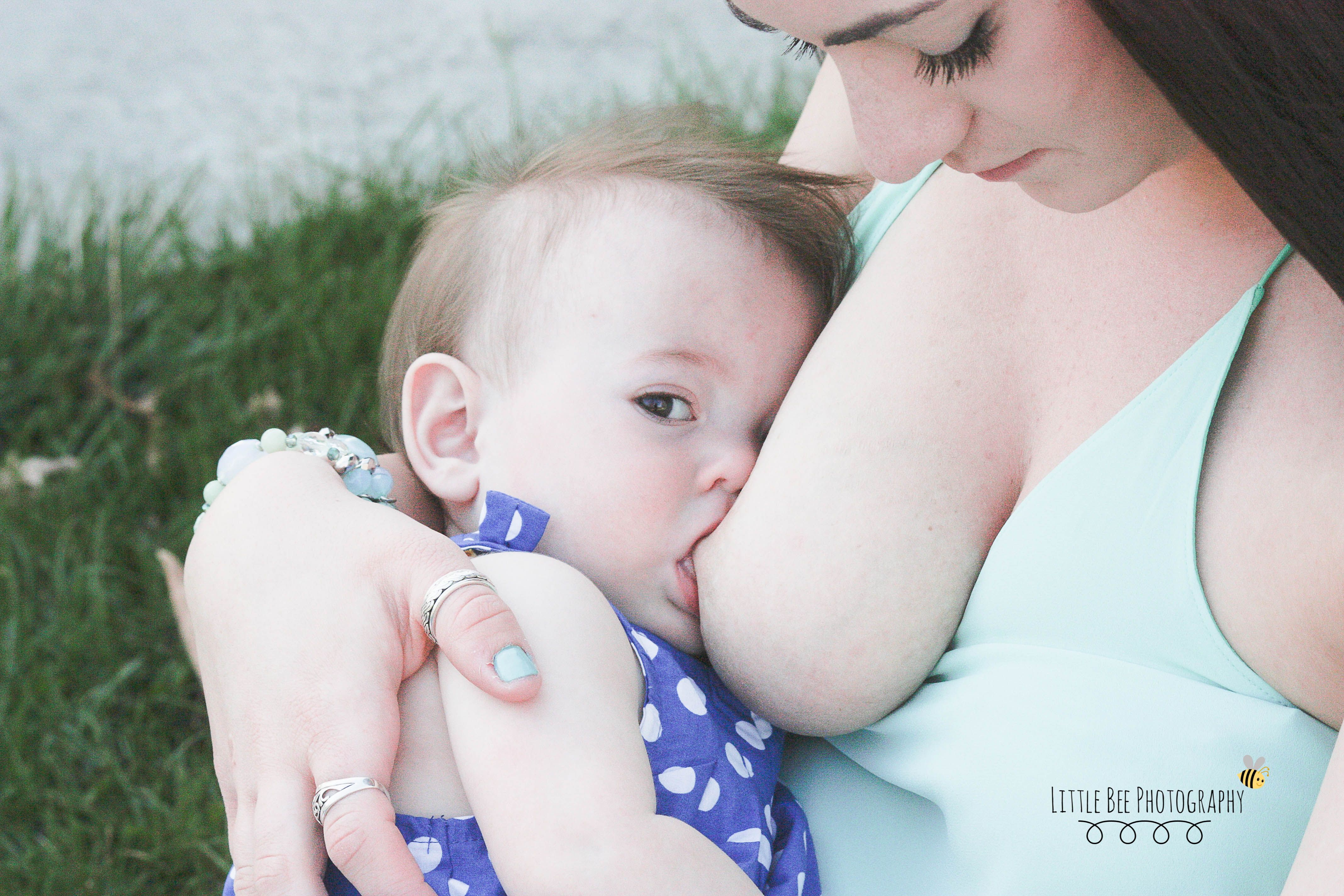 The E. Q. reccomend breastfeeding public
