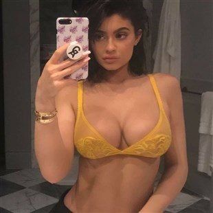 Skinny Kylie Porn Pics